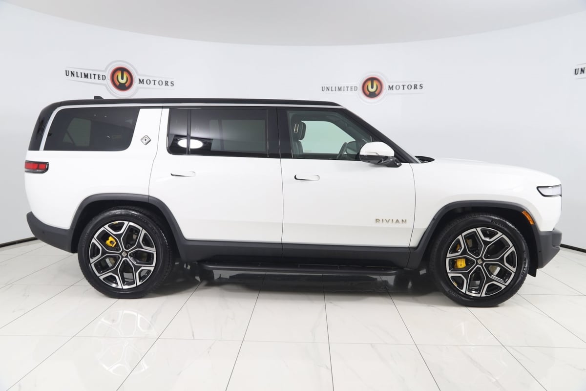 2022 Rivian R1S Launch Edition photo 2
