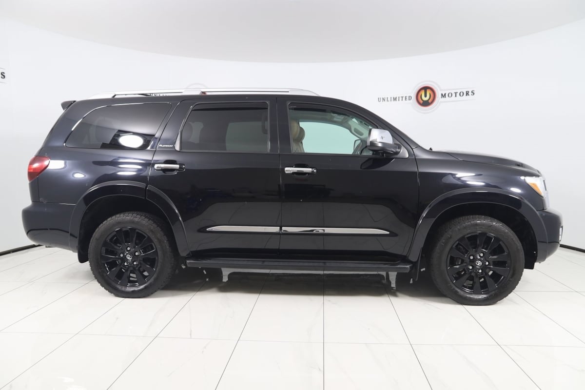 2021 Toyota Sequoia Platinum photo 2