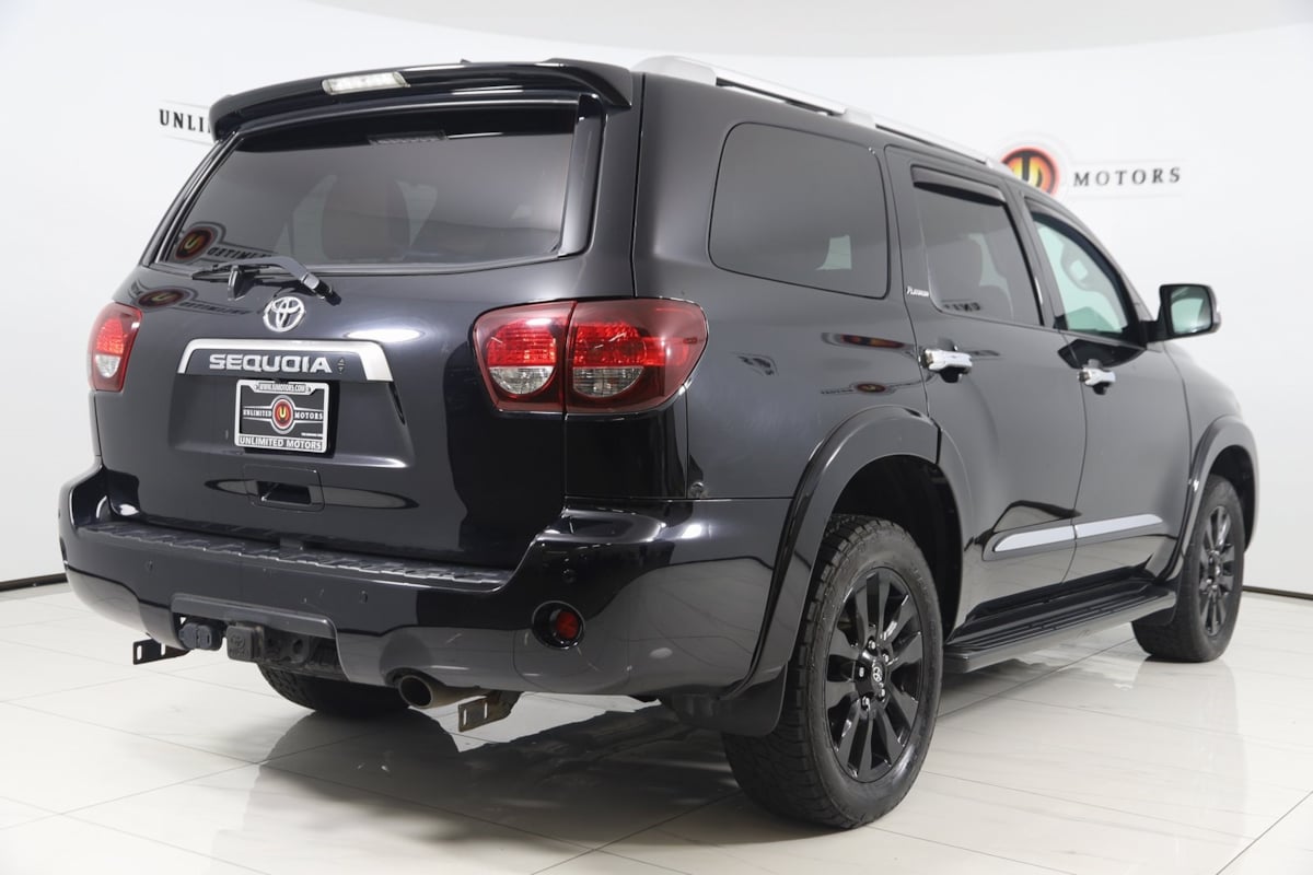 2021 Toyota Sequoia Platinum photo 3