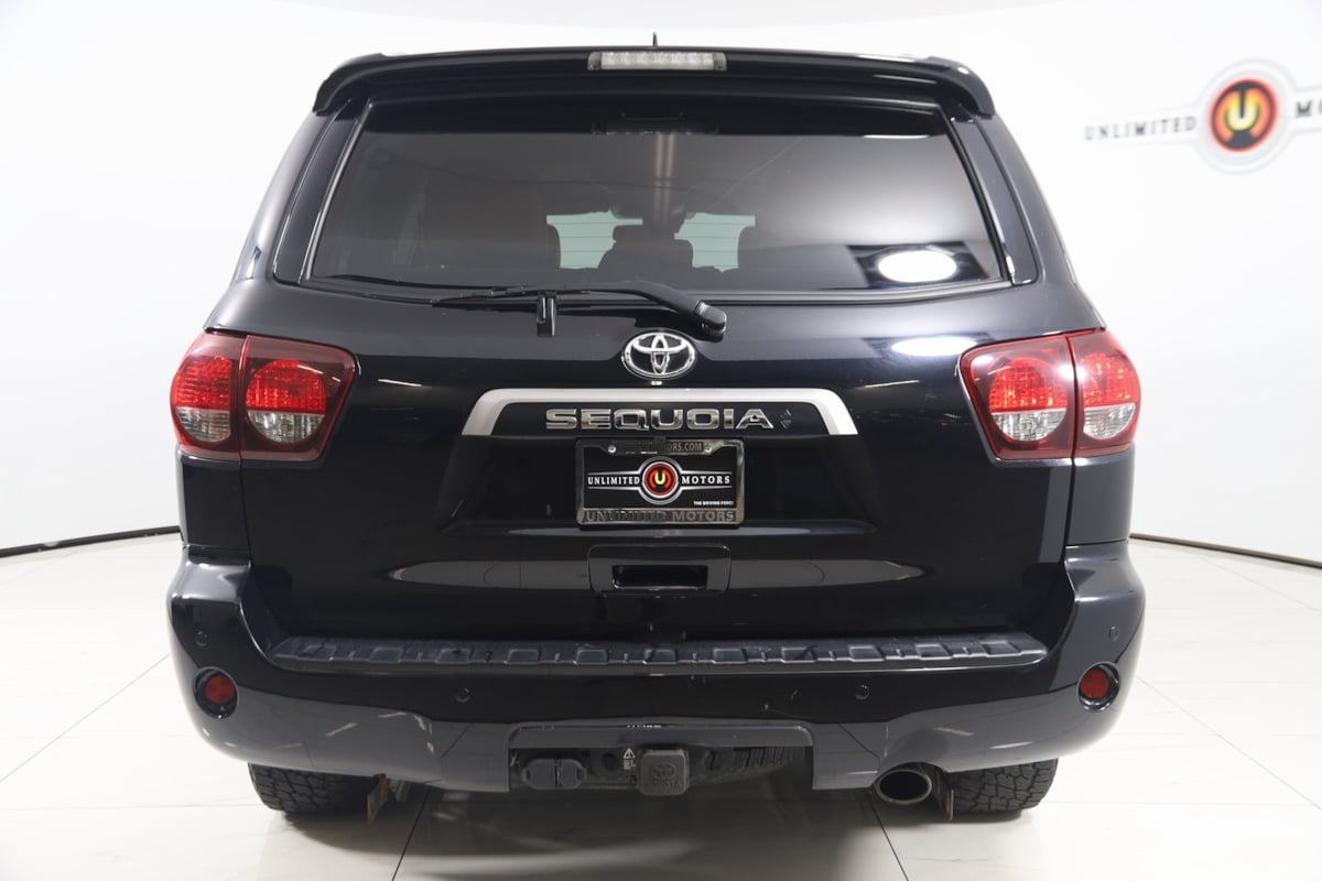 2021 Toyota Sequoia Platinum photo 4