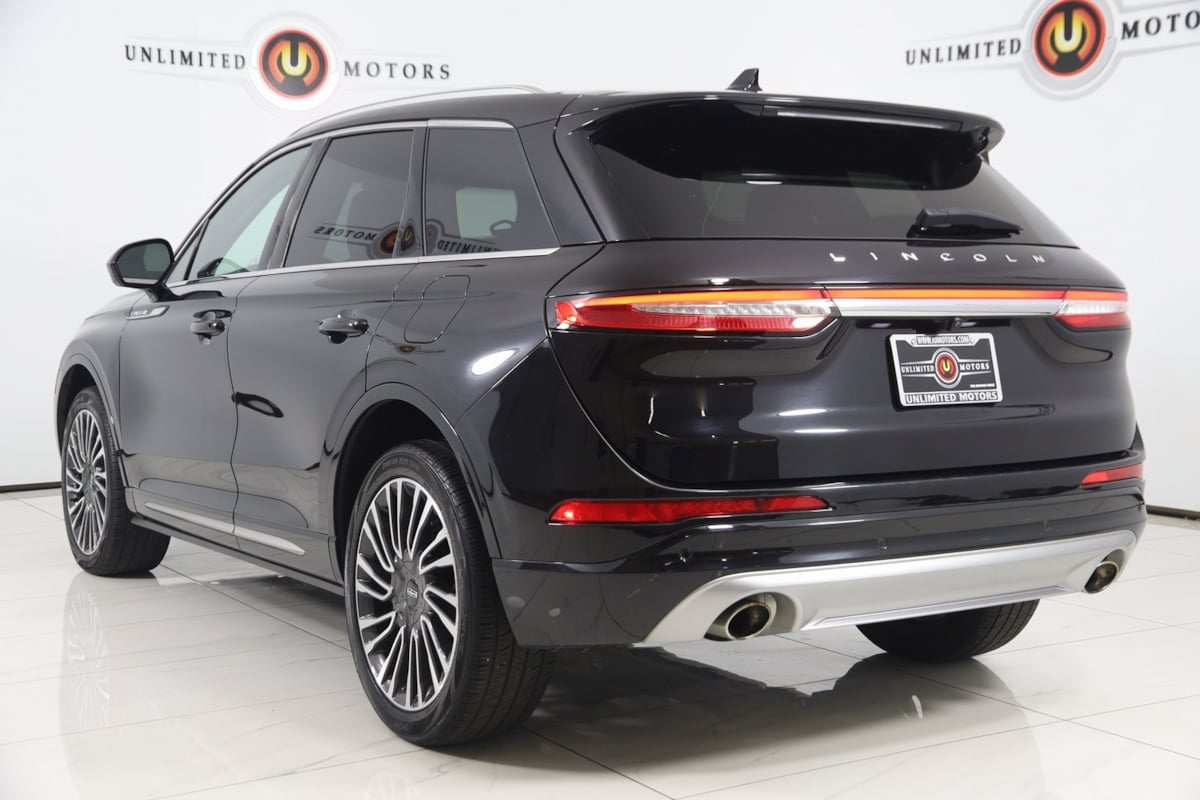 2022 Lincoln Corsair Standard photo 3
