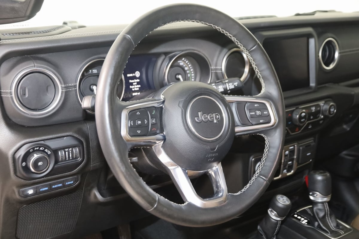 2022 Jeep Wrangler 4xe Unlimited Sahara photo 2