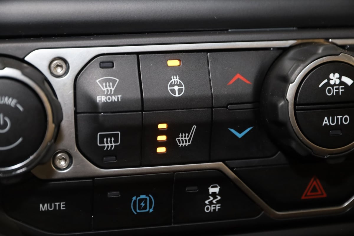 2022 Jeep Wrangler 4xe Unlimited Sahara photo 4