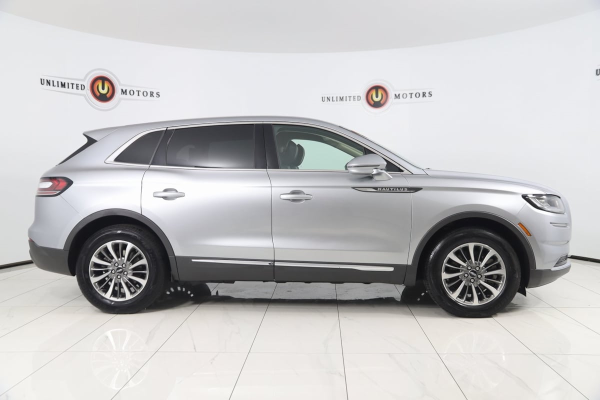 2021 Lincoln Nautilus Standard photo 2