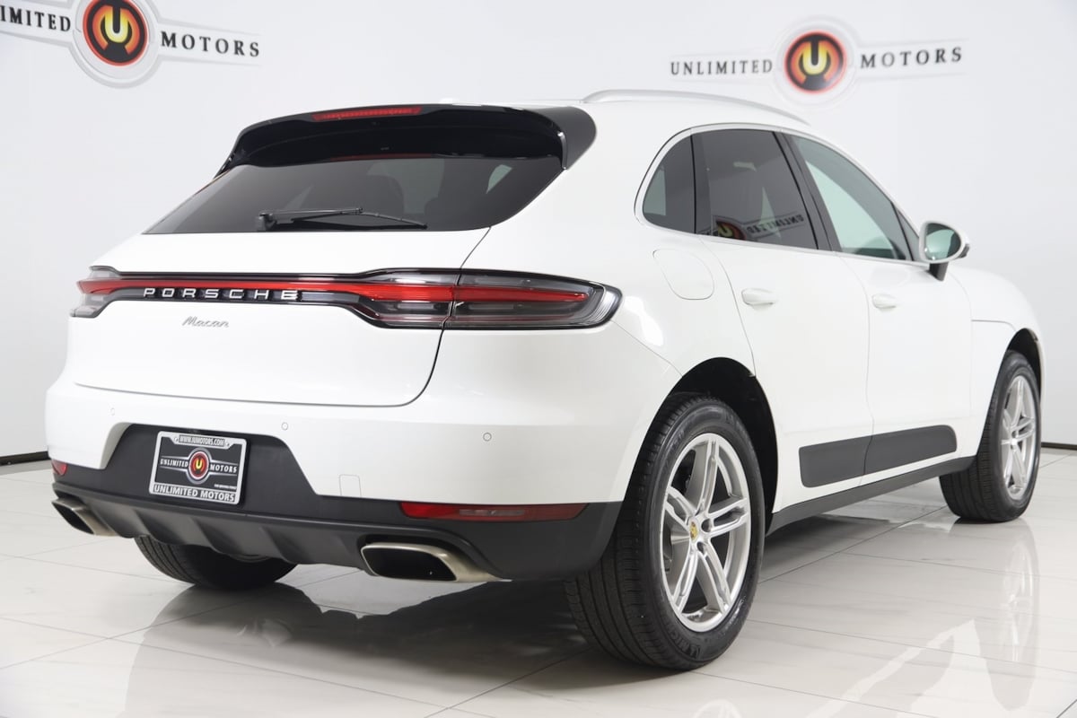 2021 Porsche Macan Base photo 3