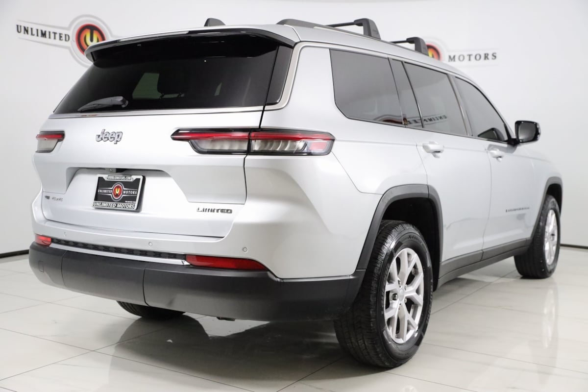 2022 Jeep Grand Cherokee Limited photo 2