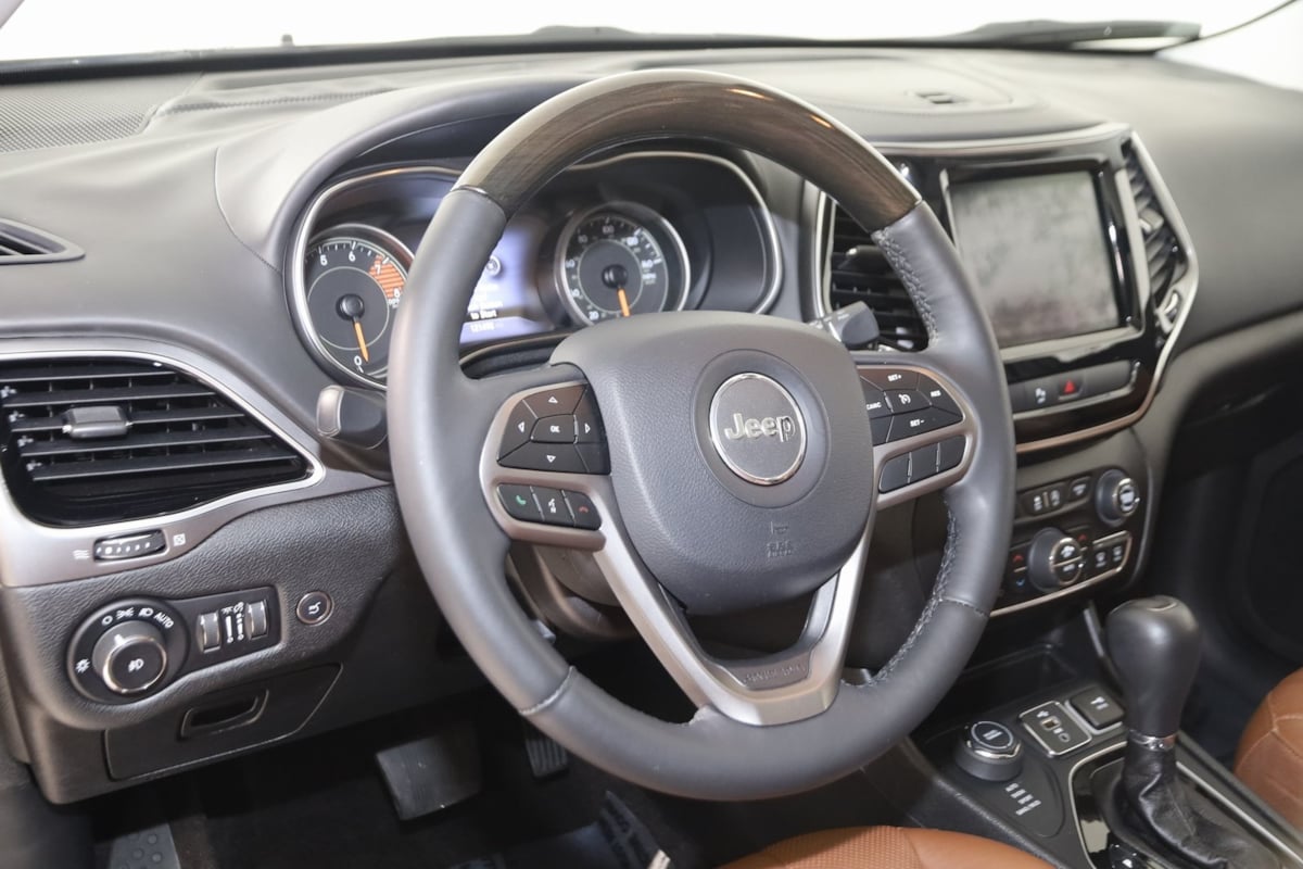 2019 Jeep Cherokee Overland photo 3