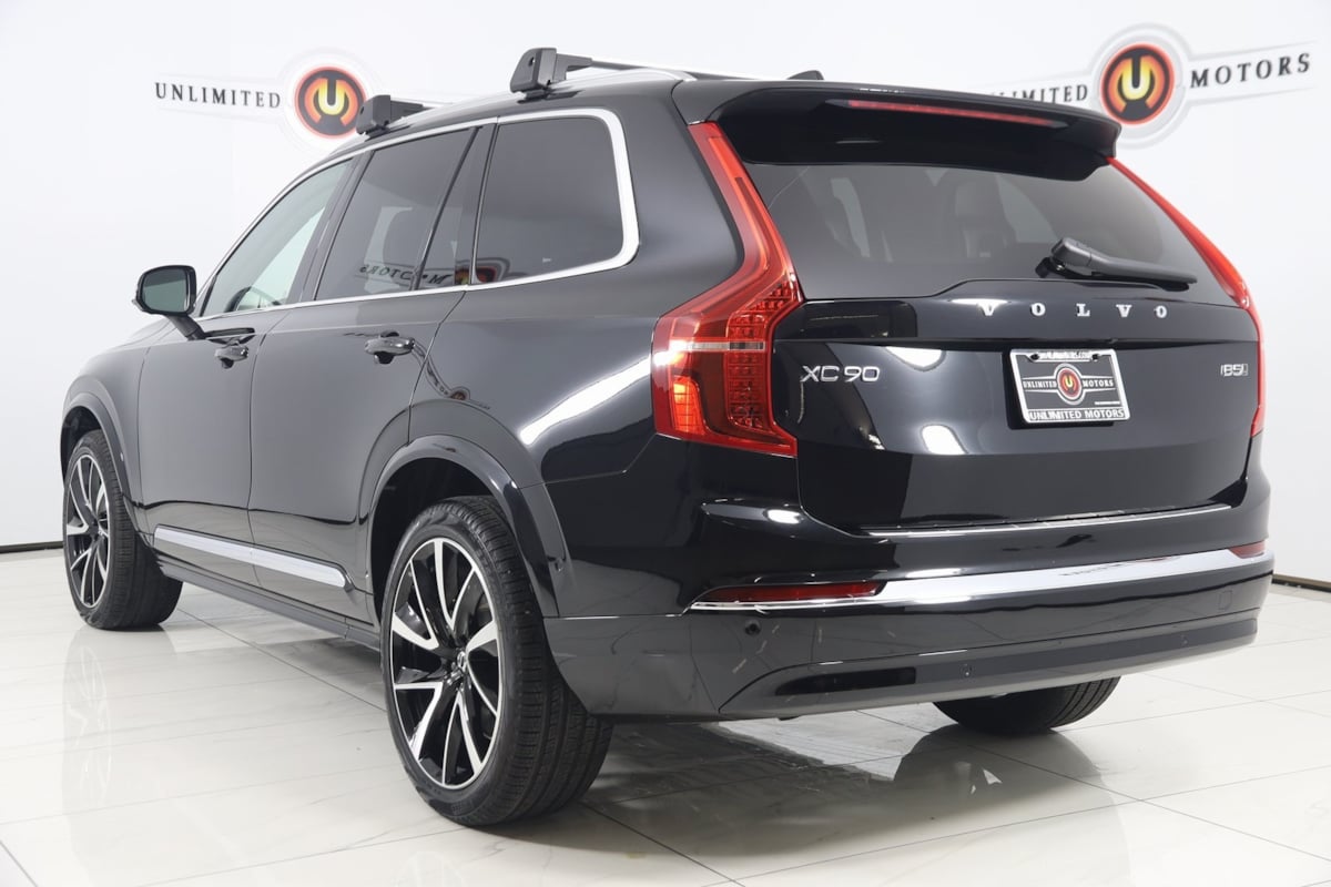 2025 Volvo XC90 Plus photo 2