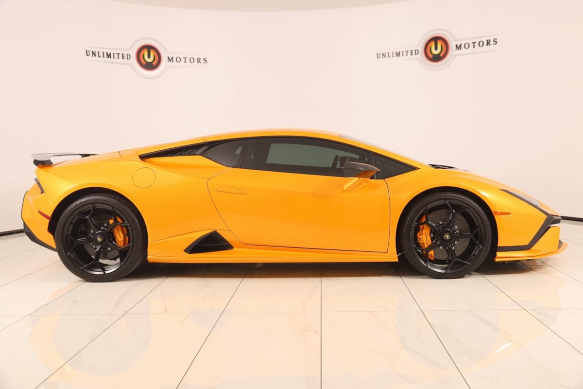 2023 Lamborghini Huracan Tecnica photo 2