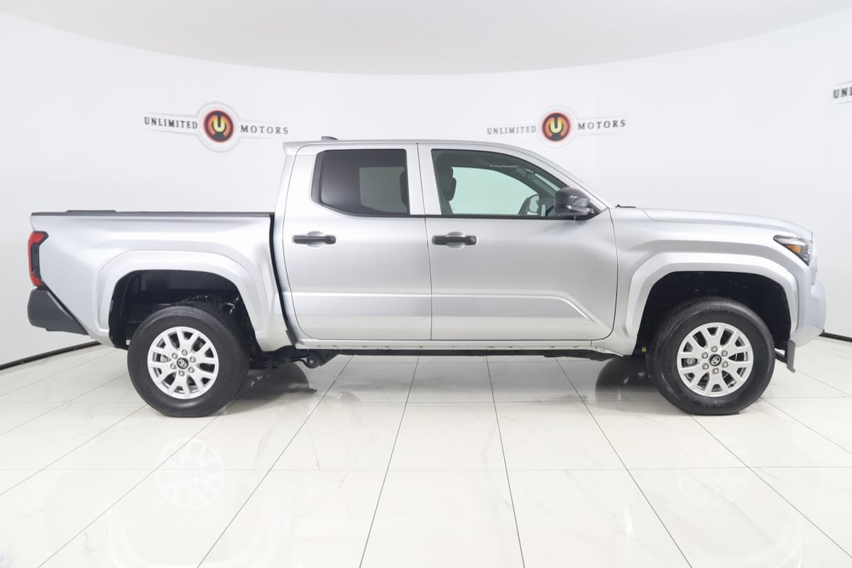 2024 Toyota Tacoma SR photo 2