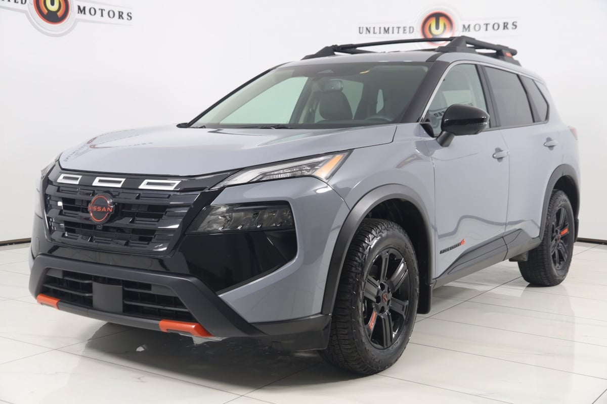 2025 Nissan Rogue SV photo 2