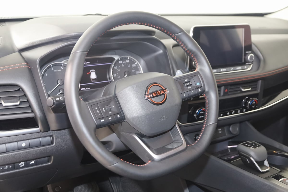 2025 Nissan Rogue SV photo 3