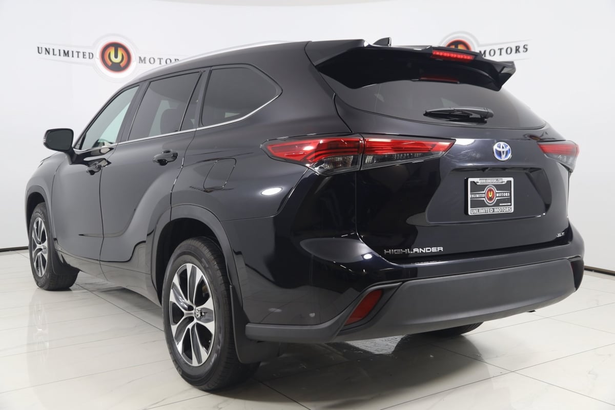 2023 Toyota Highlander Hybrid XLE photo 4