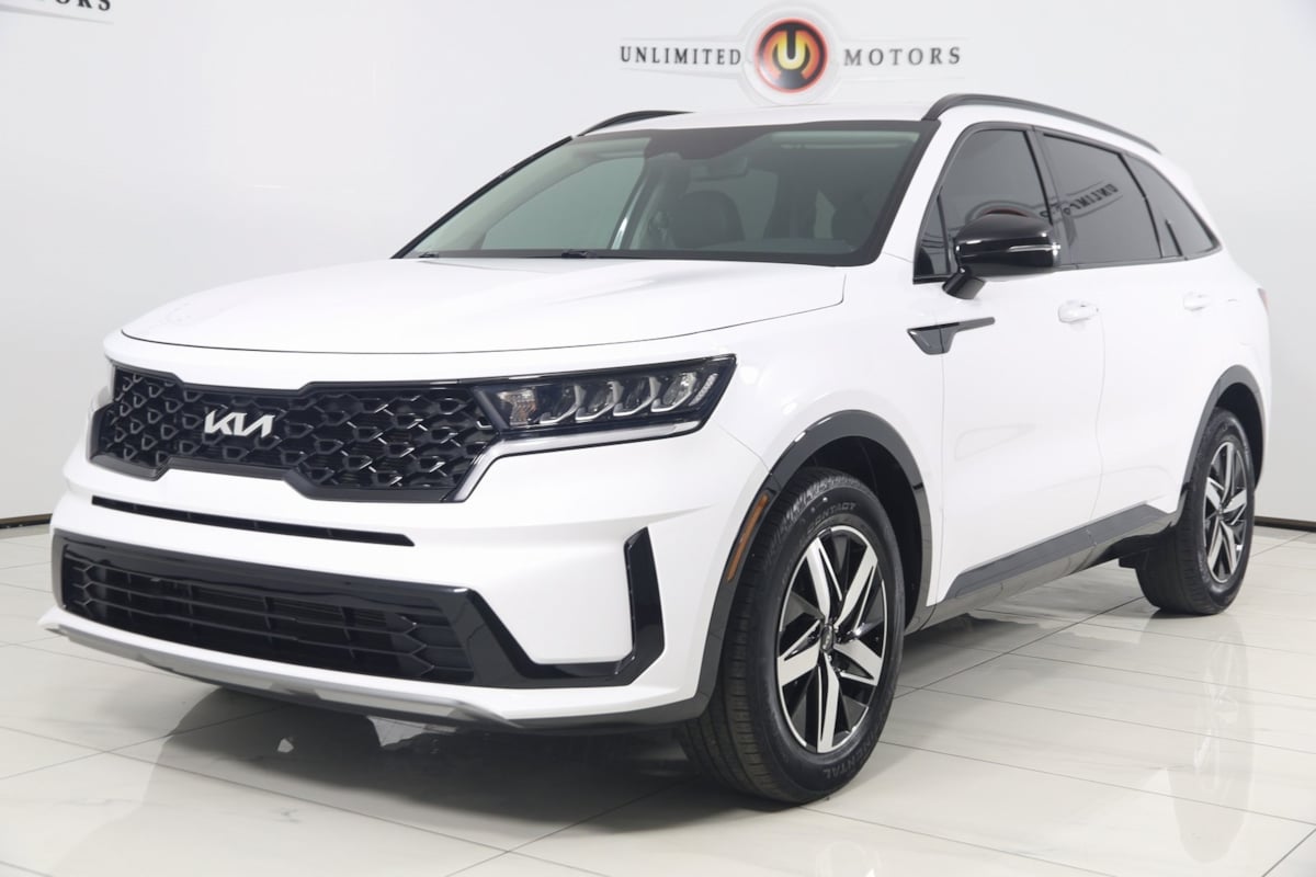 2022 Kia Sorento S photo 2