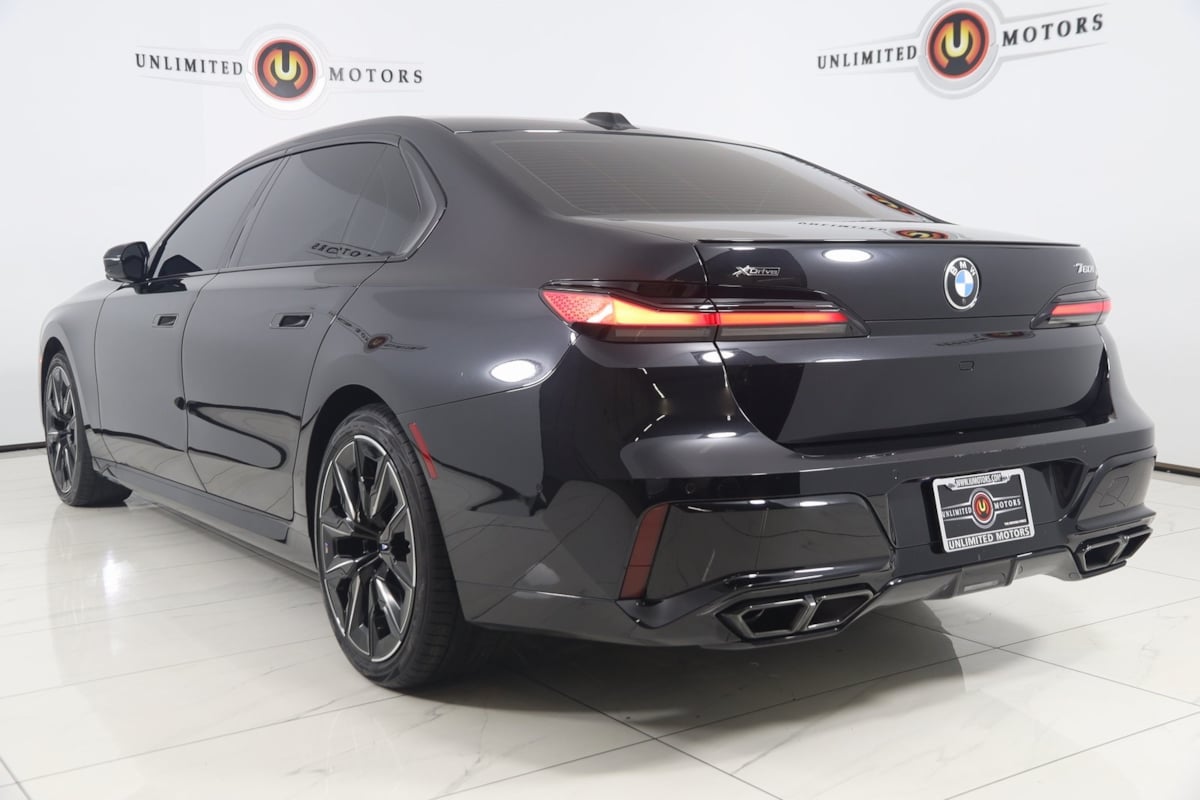 2023 Bmw 760i xDrive photo 2