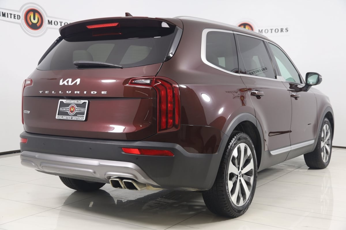 2022 Kia Telluride S photo 2