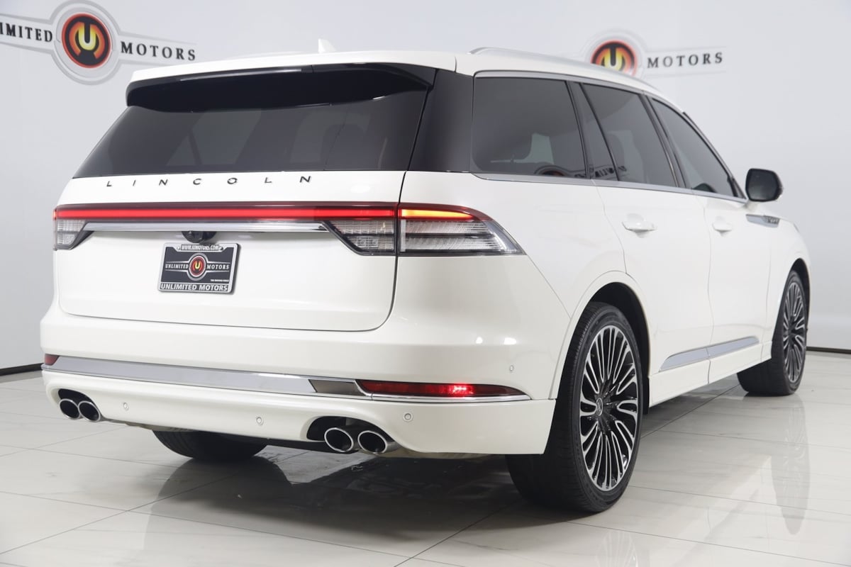 2023 Lincoln Aviator Black Label photo 3