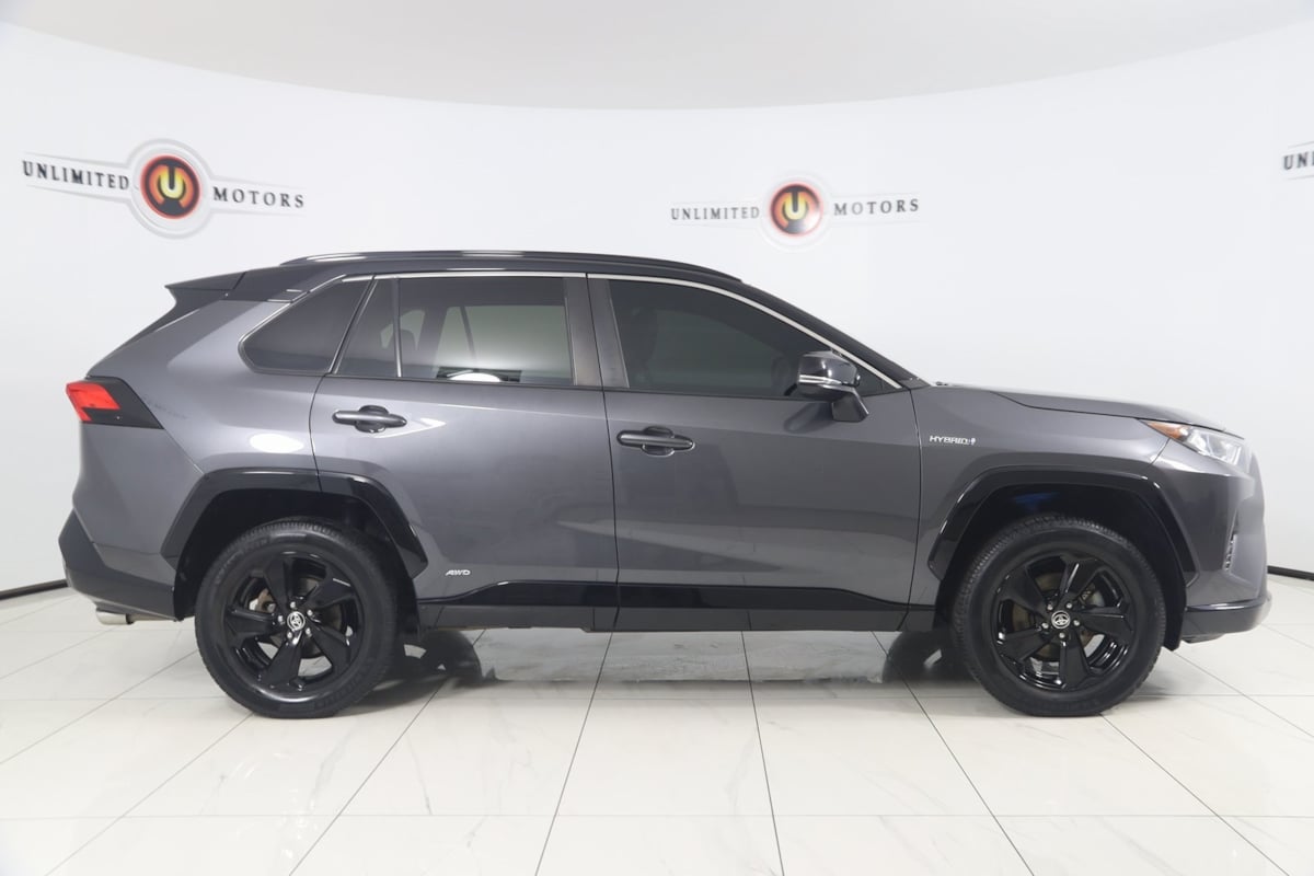 2021 Toyota RAV4 Hybrid XSE photo 2