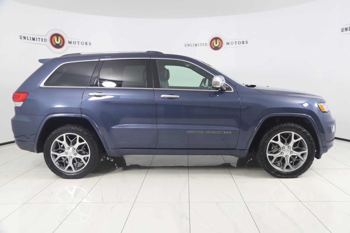 2021 Jeep Grand Cherokee Overland photo 2