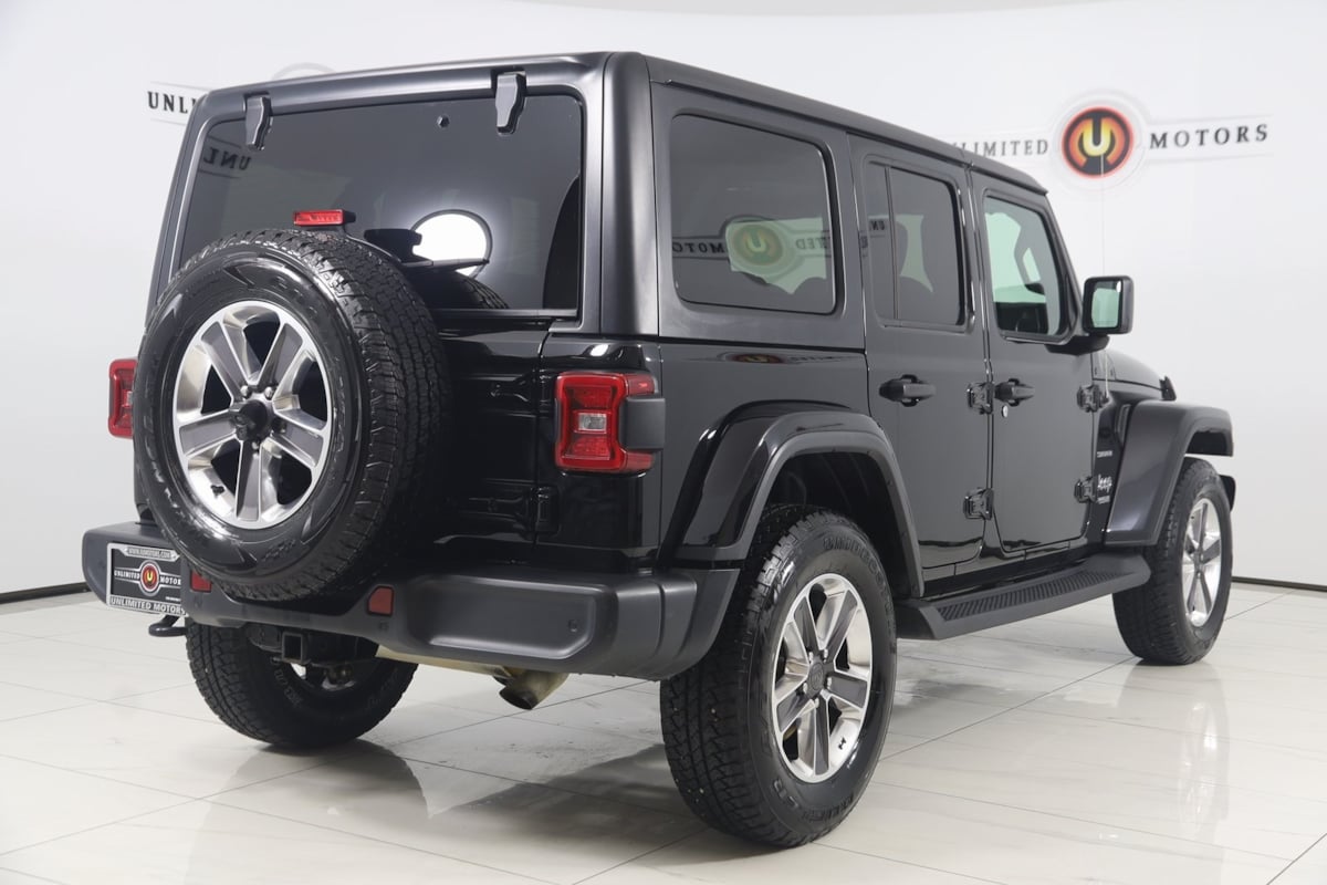 2021 Jeep Wrangler Unlimited Sahara photo 3