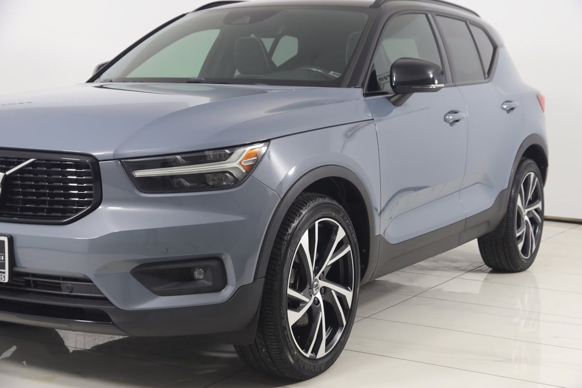 Sold 2020 Volvo XC40 R-Design in Westfield