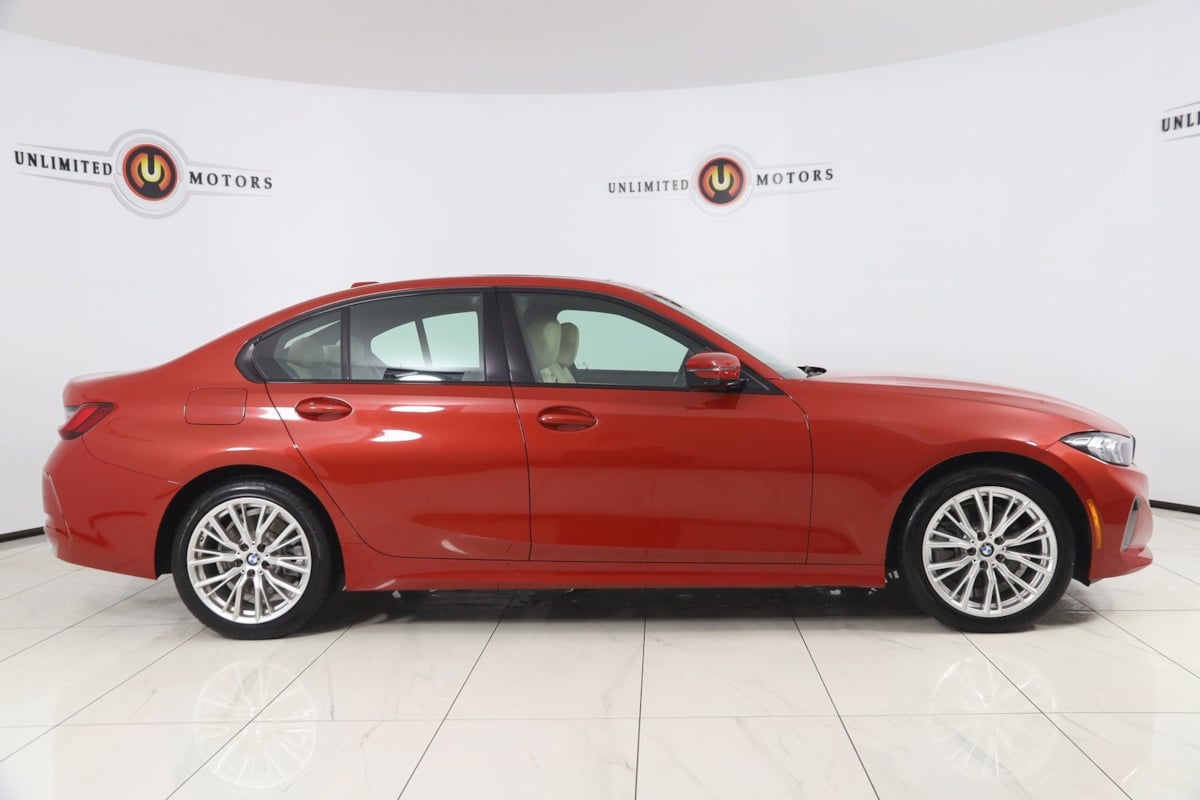 2023 BMW 3 Series 330i - Photo 2