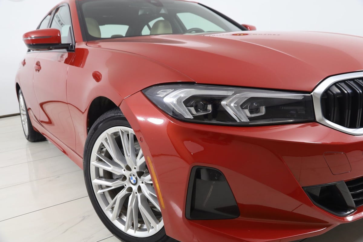 2023 BMW 3 Series 330i - Photo 16