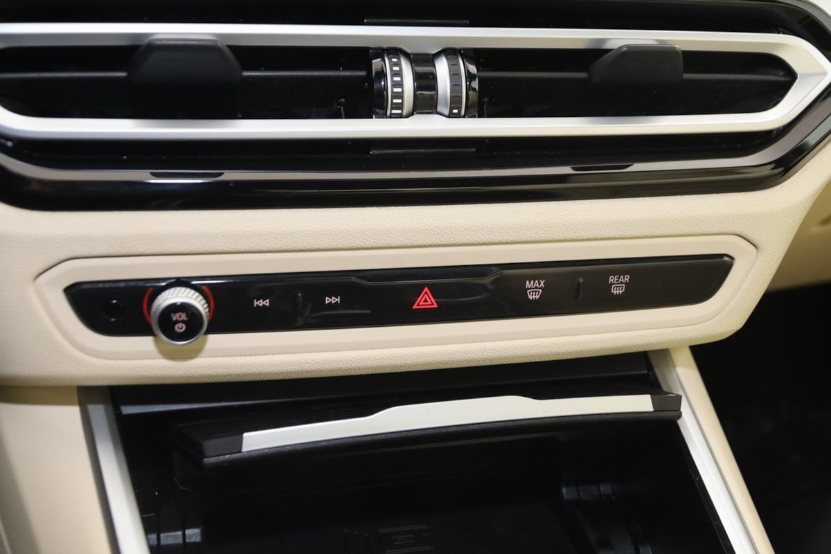 2023 BMW 3 Series 330i - Photo 31