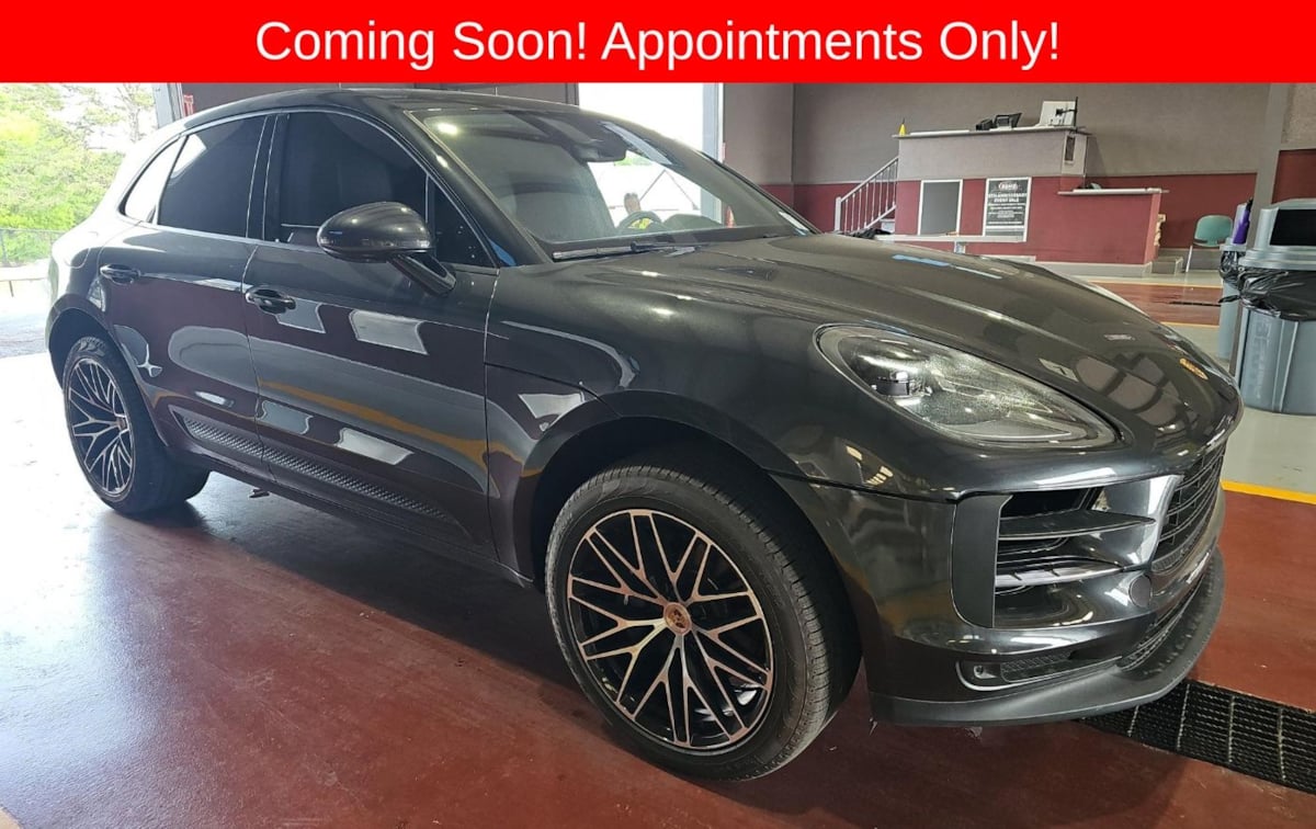 2022 Porsche Macan -'s photo