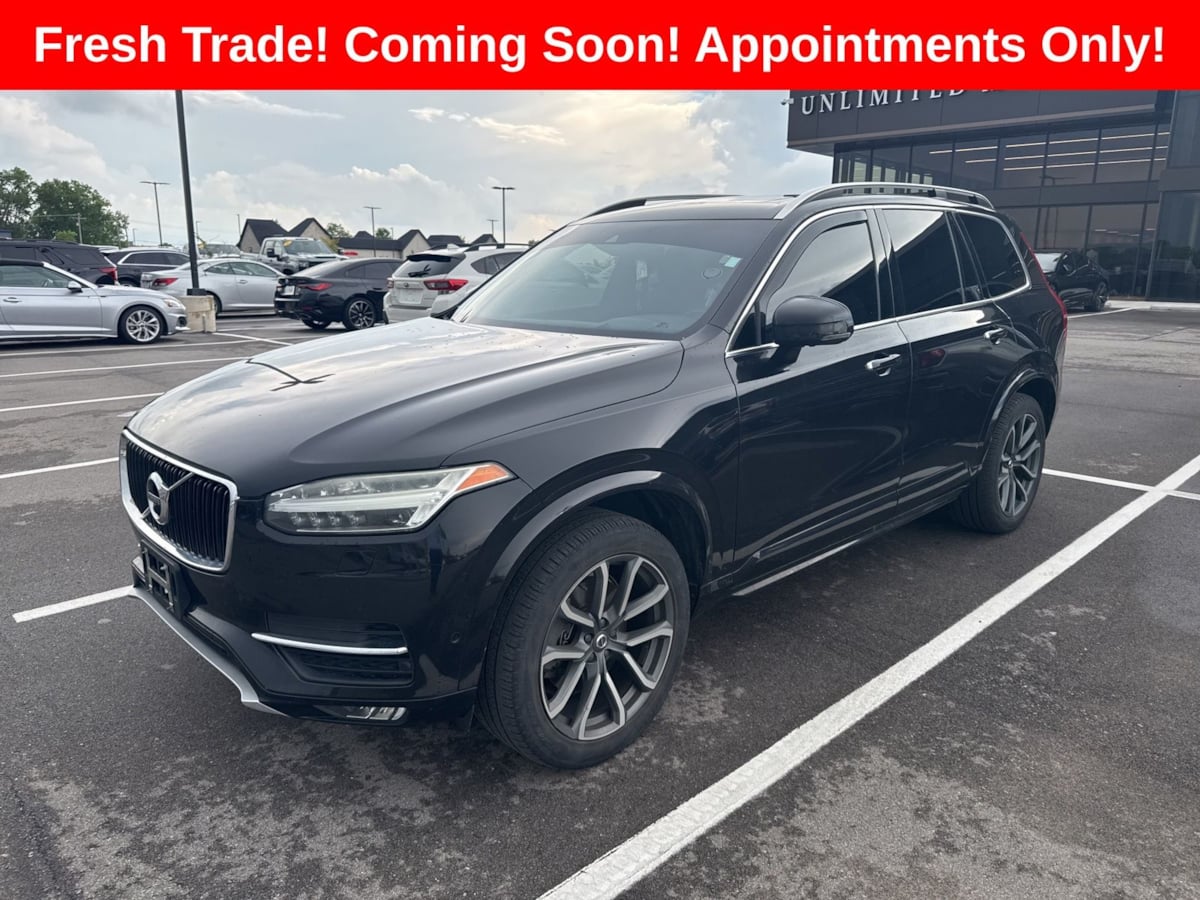 2016 Volvo XC90 T6 AWD Momentum's photo