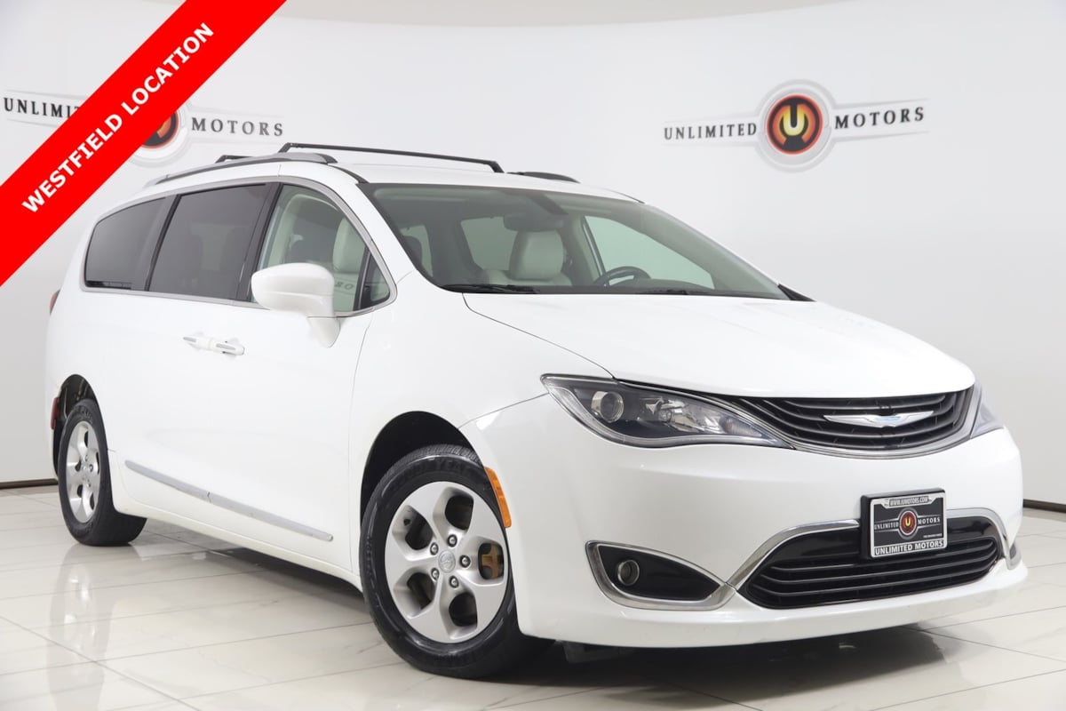2018 Chrysler Pacifica Hybrid Touring L's photo