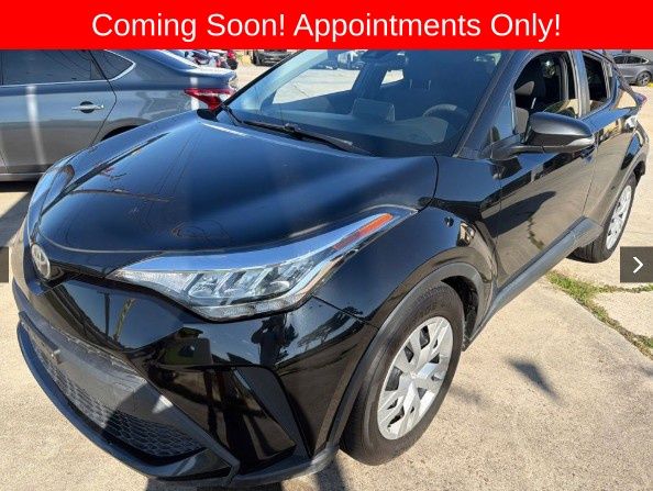 2021 Toyota C-HR LE's photo