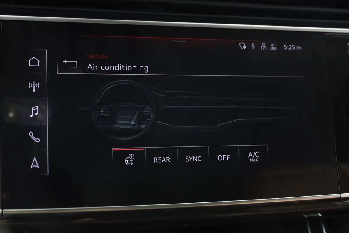 2023 Audi Q7 Premium Plus - Photo 11