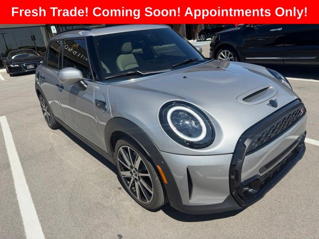 2024 MINI Hardtop Cooper S's photo