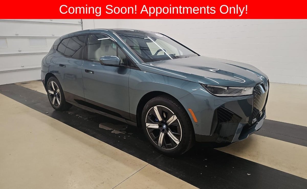 2024 BMW iX xDrive50's photo
