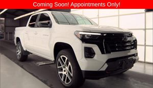 View 2024 Chevrolet Colorado 