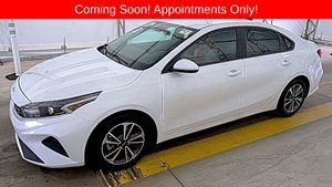 View 2023 Kia Forte 