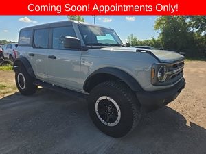 View 2023 Ford Bronco 