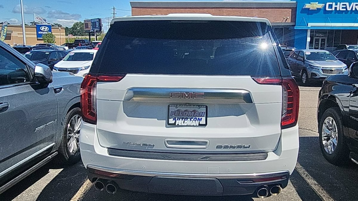 2024 GMC Yukon Denali - Photo 3