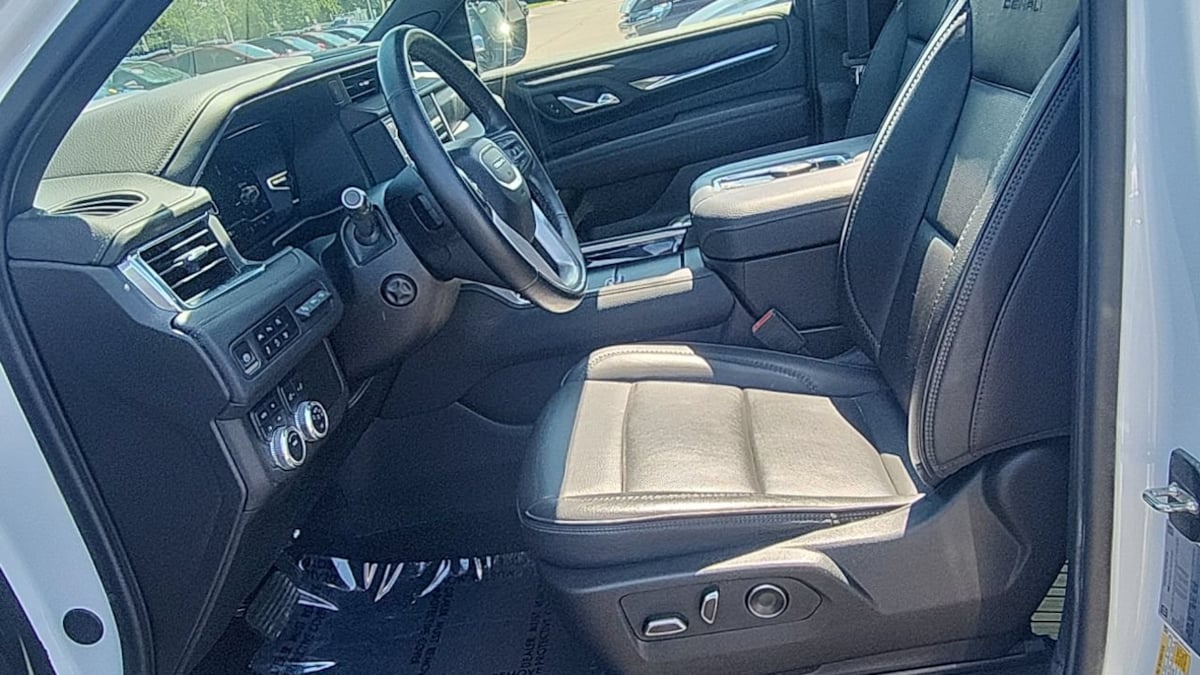 2024 GMC Yukon Denali - Photo 7