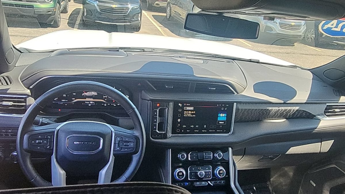 2024 GMC Yukon Denali - Photo 8
