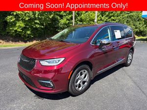 View 2023 Chrysler Pacifica 