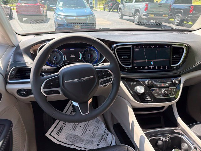 2023 Chrysler Pacifica Limited - Photo 8