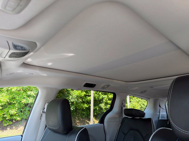 2023 Chrysler Pacifica Limited - Photo 10