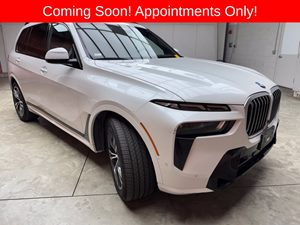 View 2024 BMW X7 