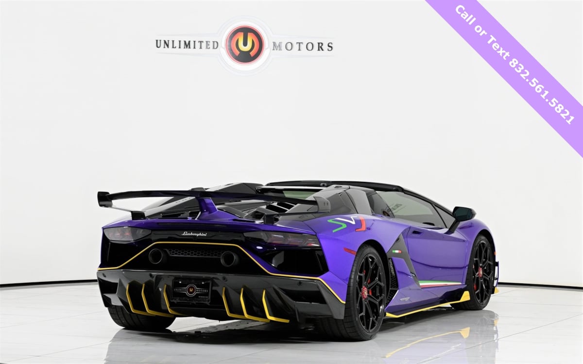2021 Lamborghini Aventador SVJ Roadster photo 2