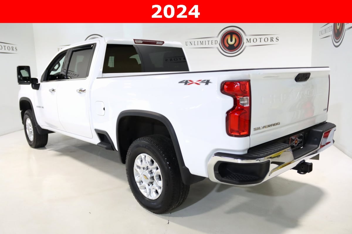 2024 Chevrolet Silverado 2500HD LTZ photo 2