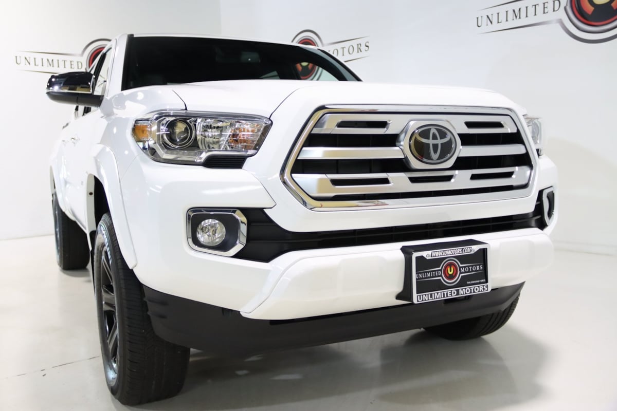 2018 Toyota Tacoma Limited photo 16