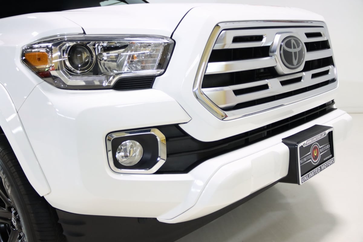2018 Toyota Tacoma Limited photo 17