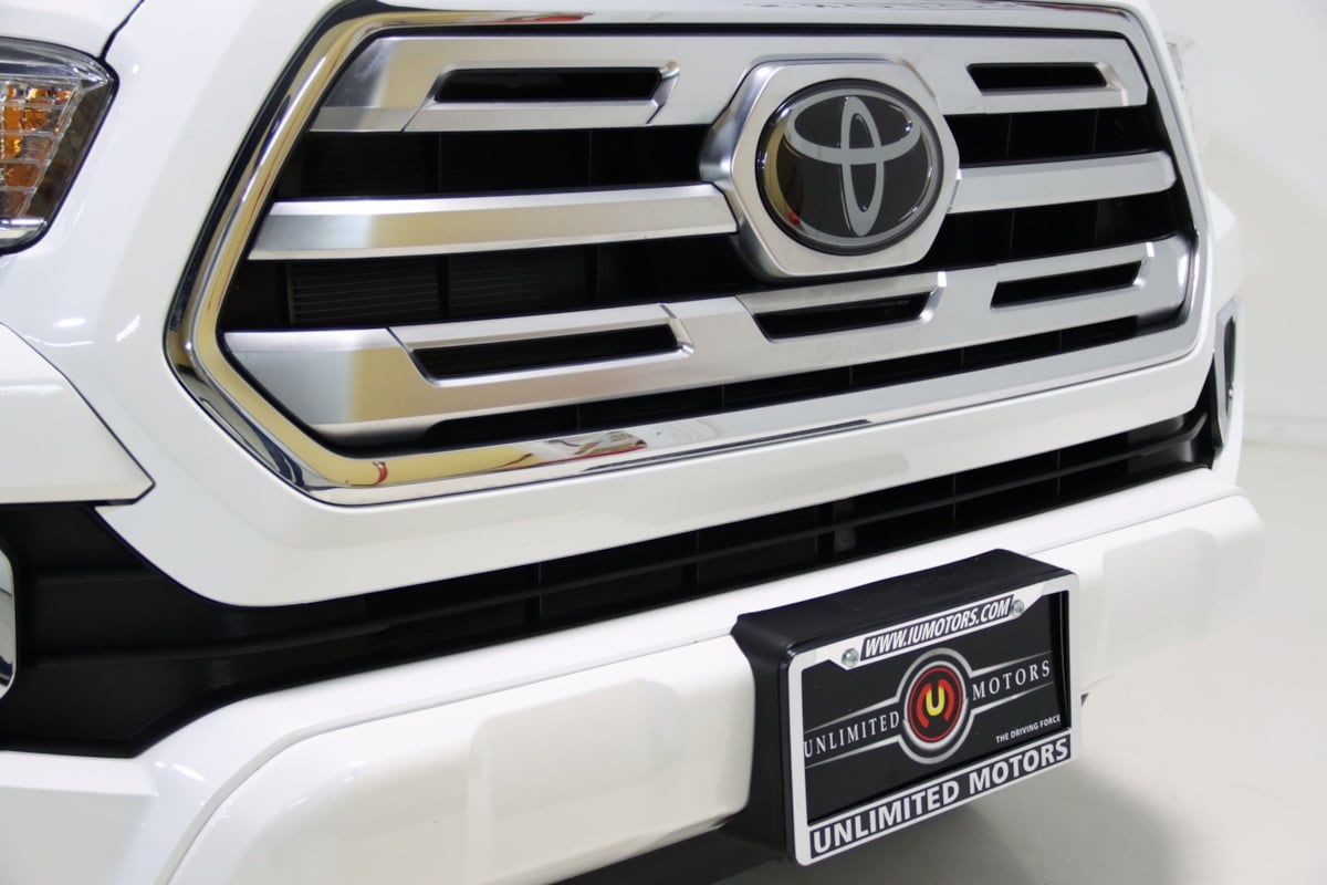 2018 Toyota Tacoma Limited photo 18